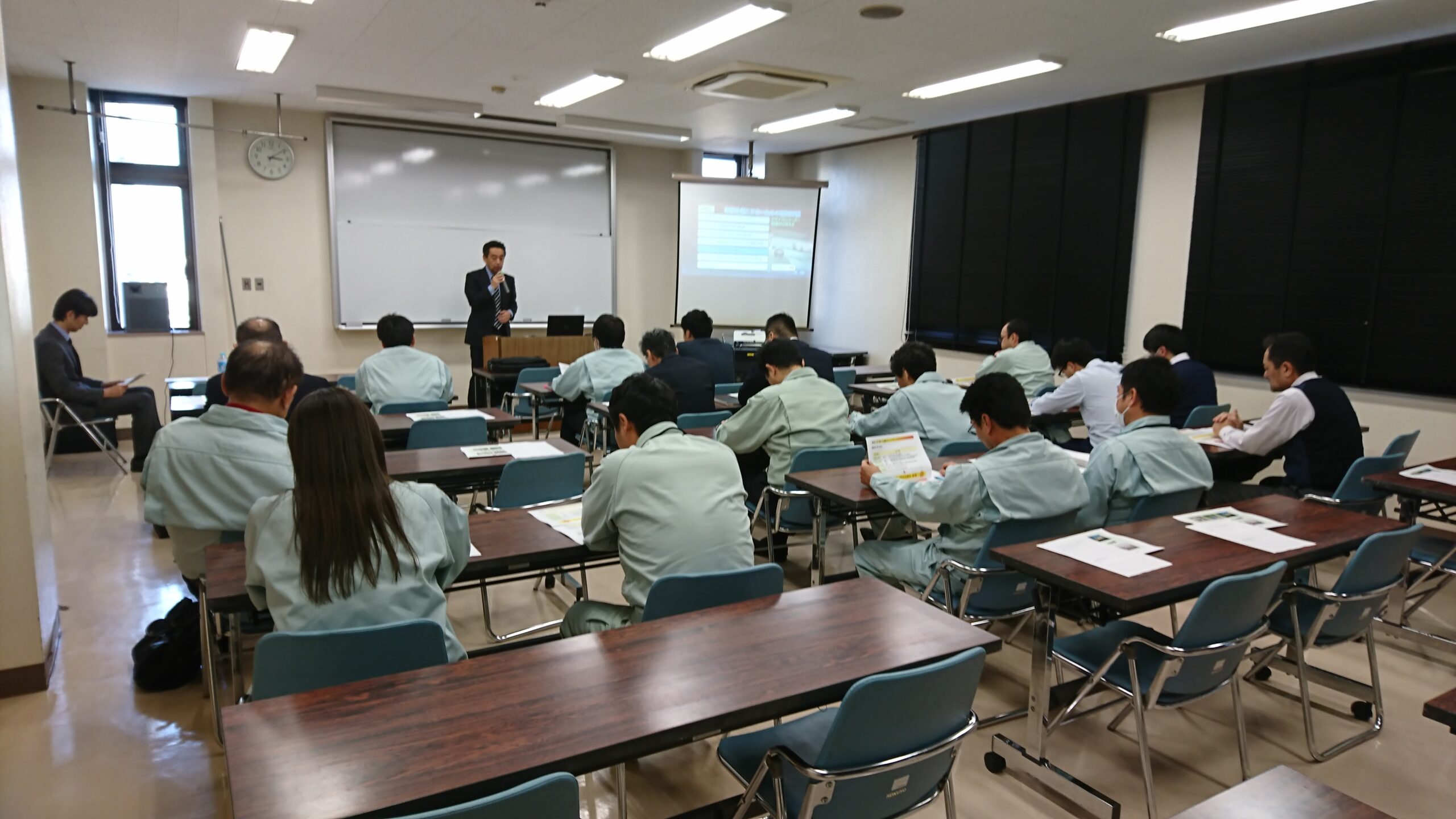 交通安全運転講習を行いました